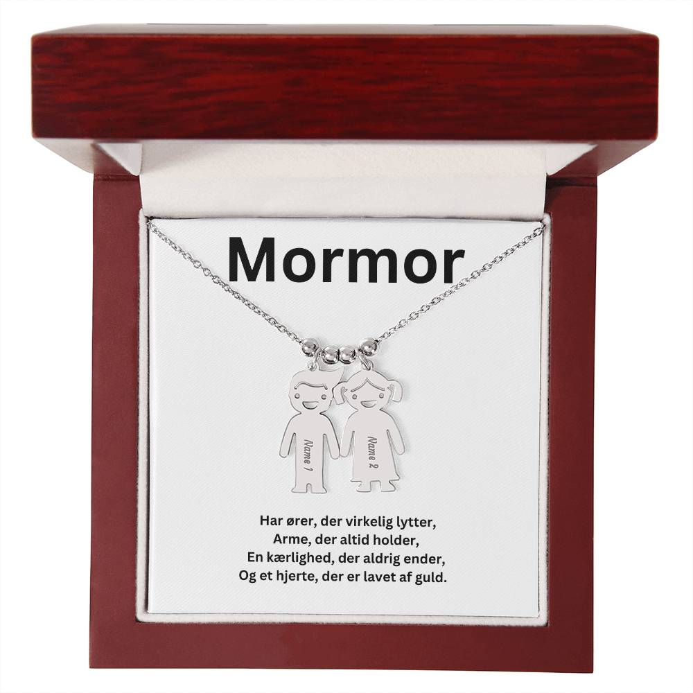 En kærlighedserklæring til mormor- Hver charm bærer et unikt navn, der symboliserer vores uendelige kærlighed til dig.
