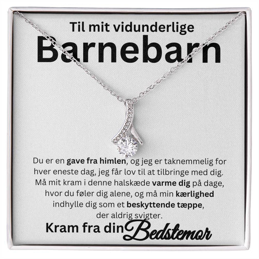 Gave til barnebarn, personlig halskæde og kort. 